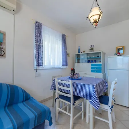 Perka - Peaceful Vrboska